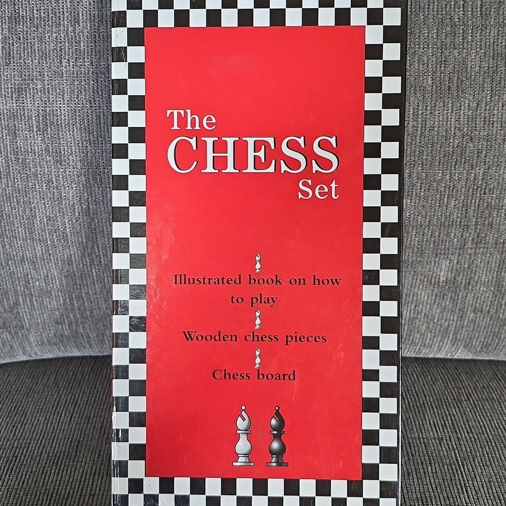 The Chess Set with Illustrated Book, Pieces,‎ And Board. New.
